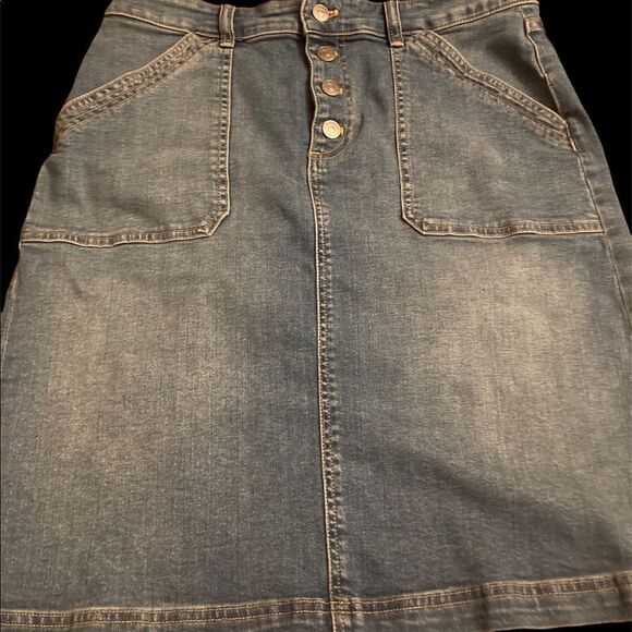 Chaps Denim front button Skirt - Picture 3 of 10
